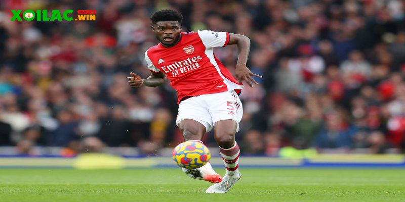 Barcelona theo dõi tình hình của Thomas Partey